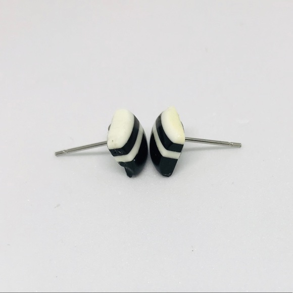 Black And White Minimalist Stud Earrings - Picture 3 of 12
